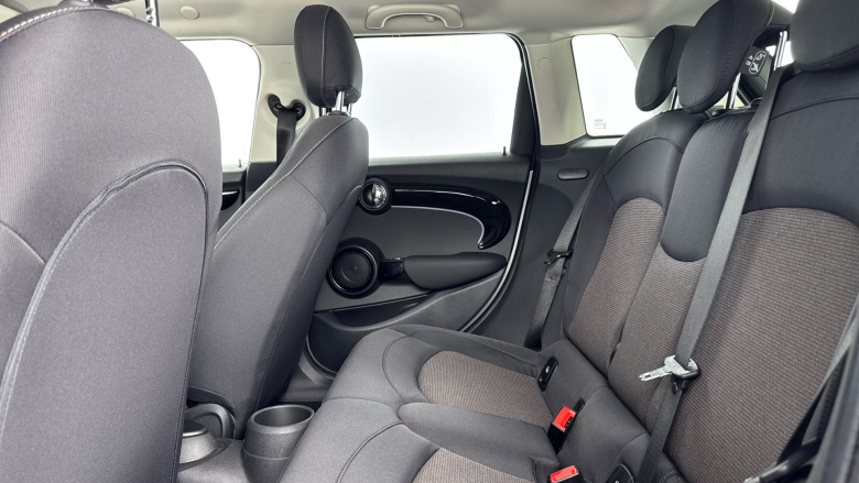 MINI Hatchback 1.5 Cooper Classic Premium 5dr Petrol Hatchback